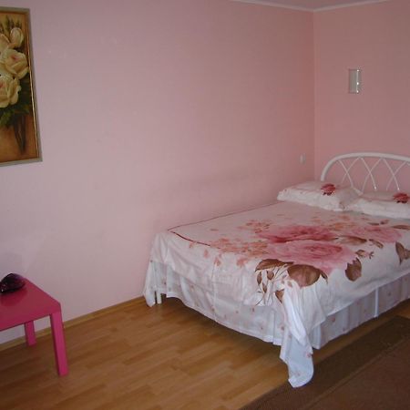 Hotel Service Predslava On Antonovicha Street Kiev Exterior foto