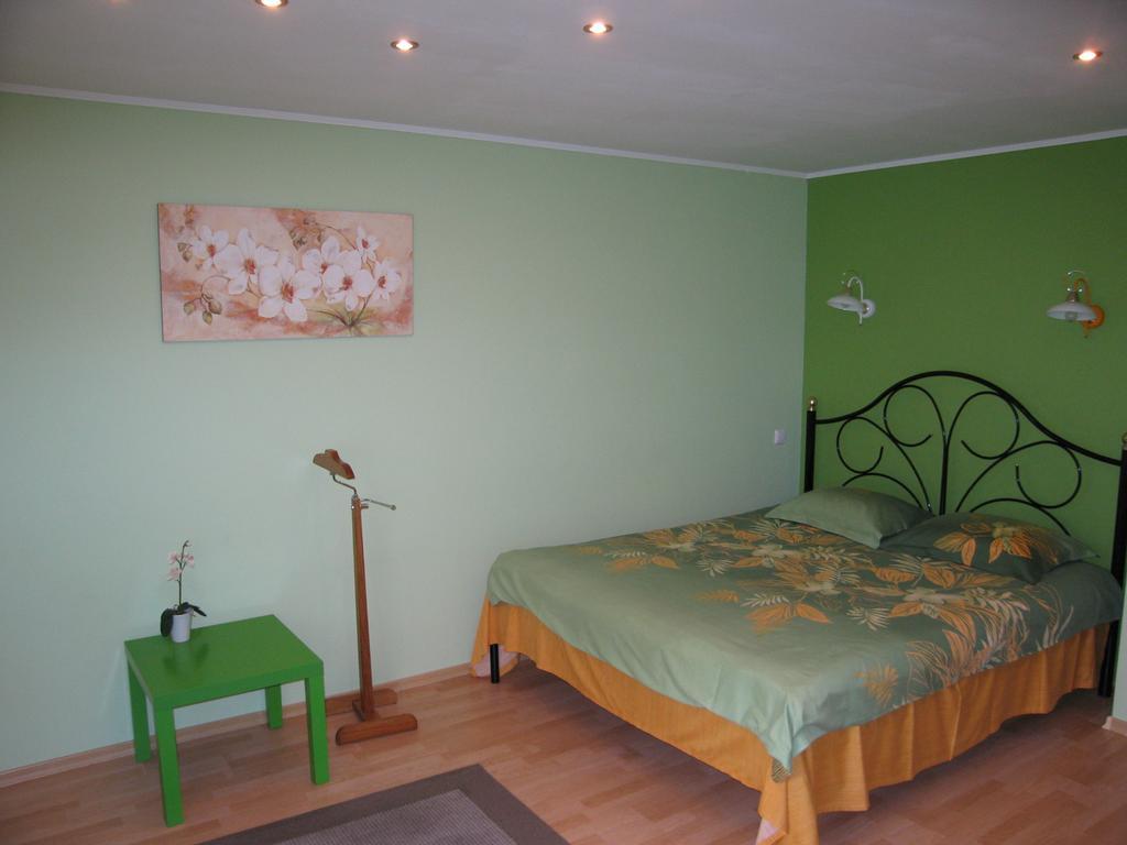 Hotel Service Predslava On Antonovicha Street Kiev Habitación foto